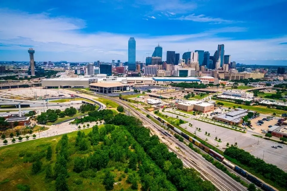 dallas fortworth cityscape